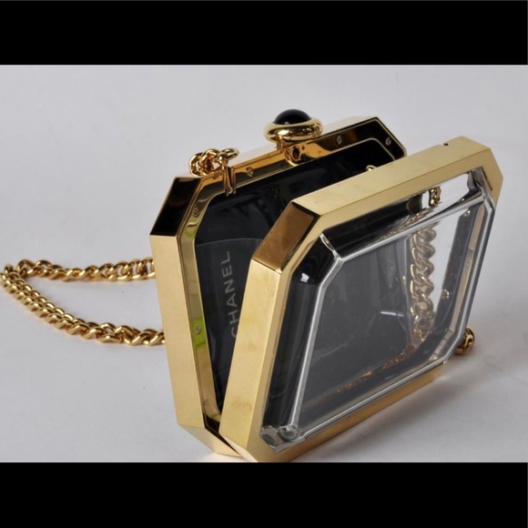 CHANEL RUNWAY BAG - Picture 5 of 13